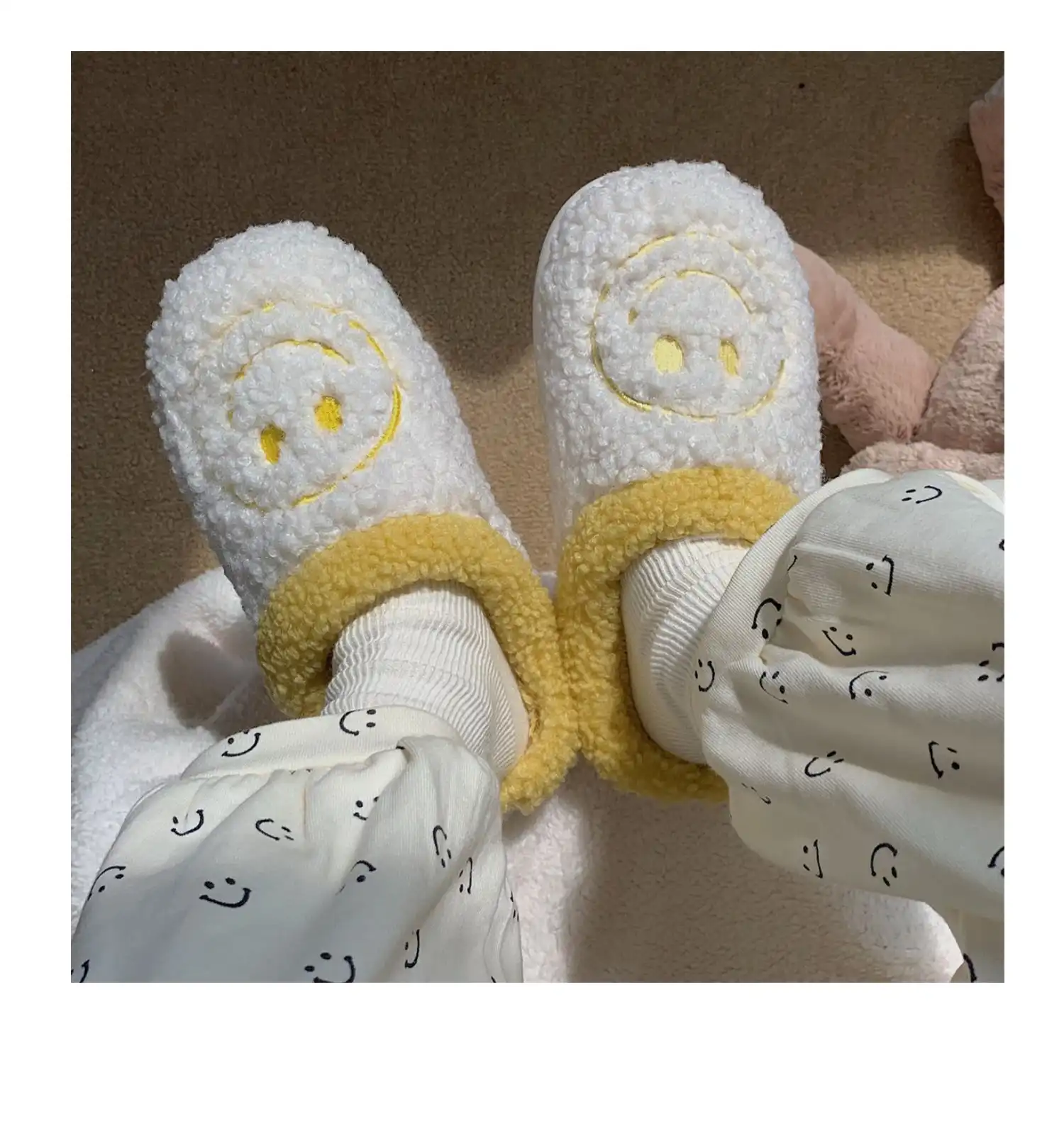 Cute Plush Smiling Face Slippers-Yellow