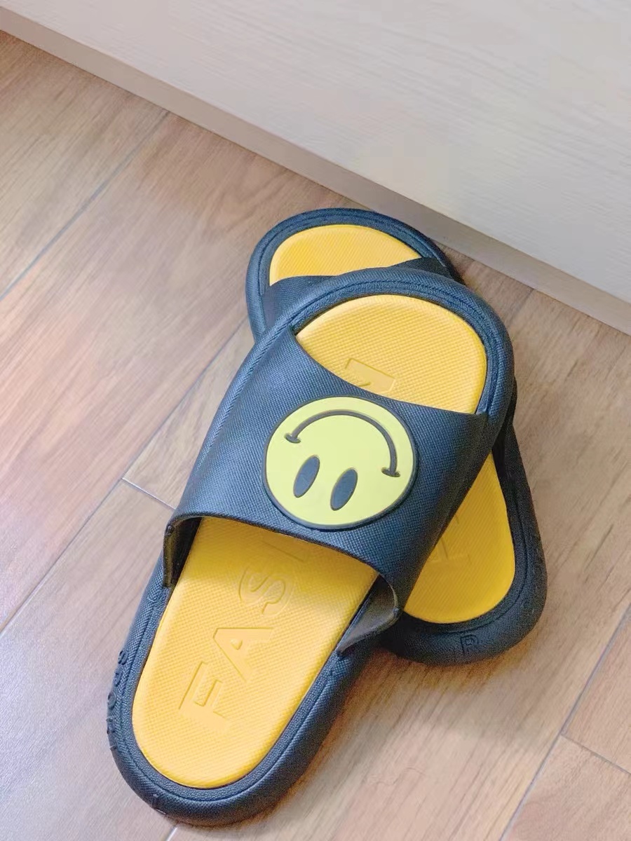 nike smiley face sandals