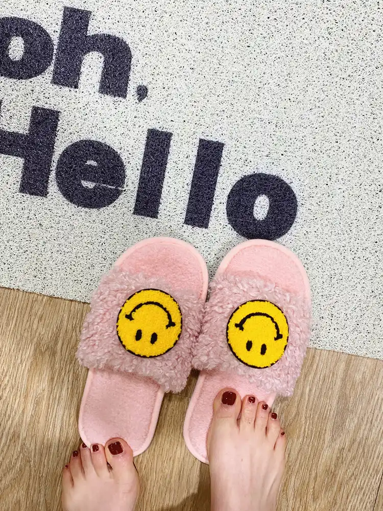 Cute House Smiley Face Slip-on Slippers-Pink