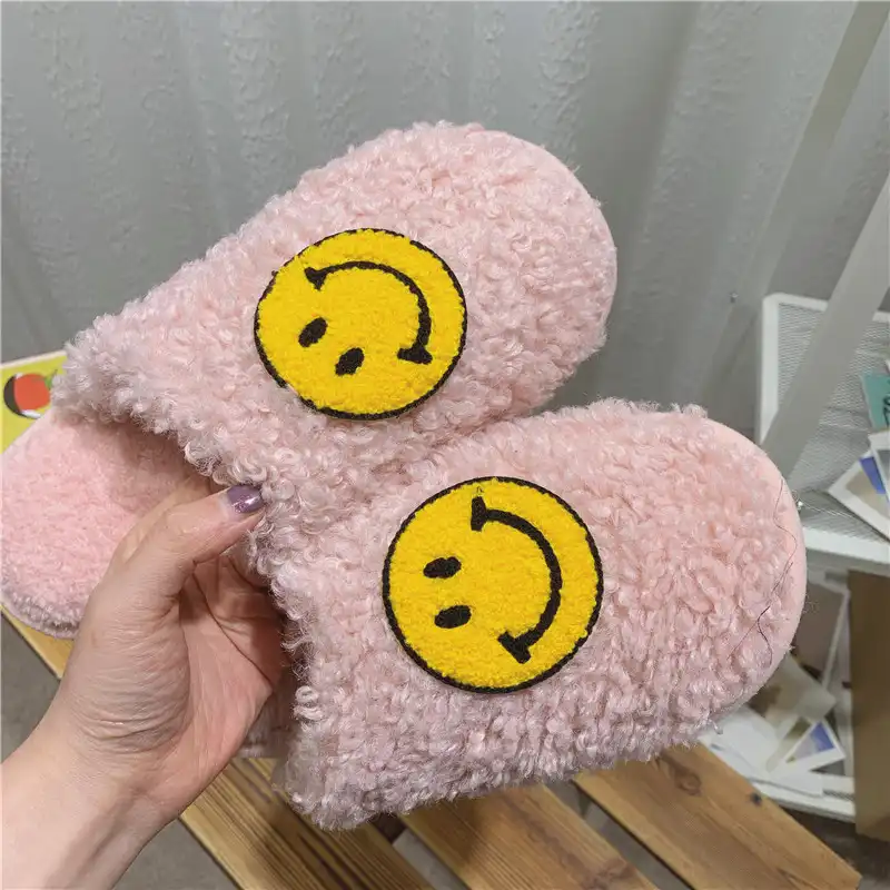 Solid Color Faux Plush Smiley Face Slippers -Pink