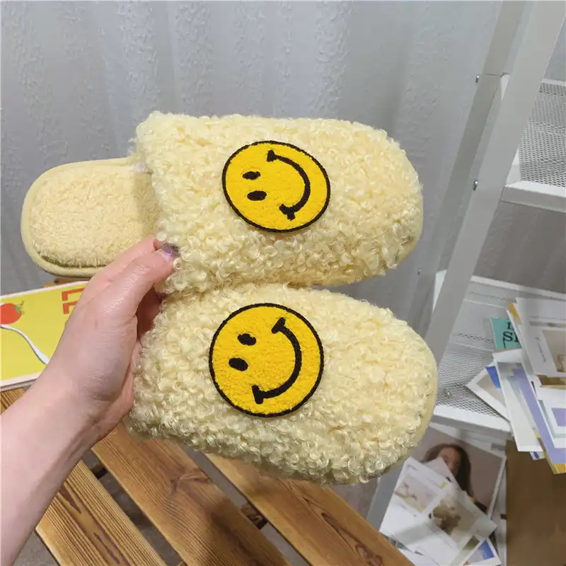 Solid Color Faux Plush Smiley Face Slippers -Yellow